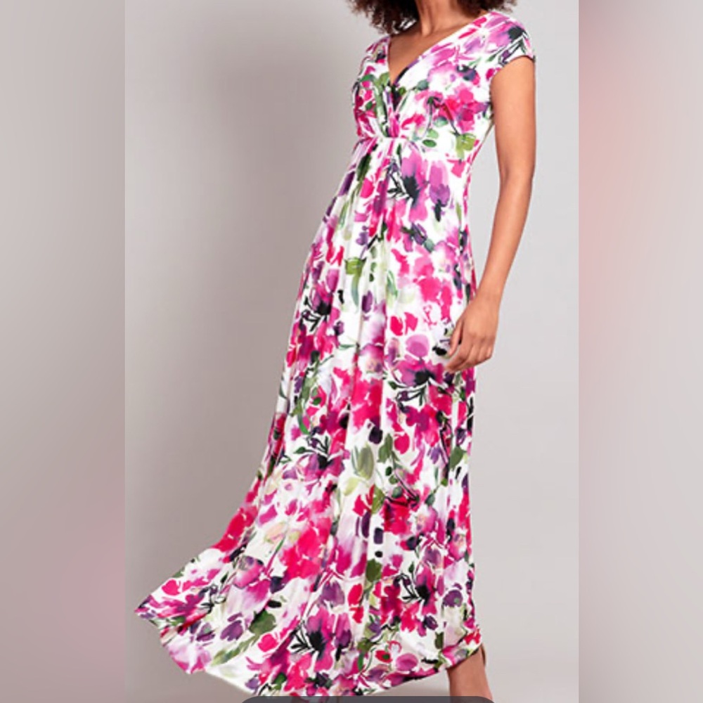 Allie street SOPHIA MAXI DRESS
Fuchsia Florals